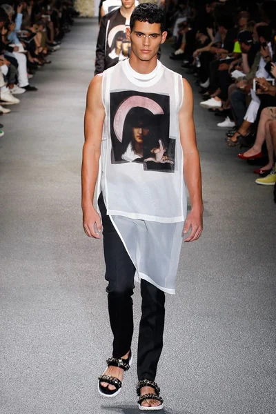 Look 4